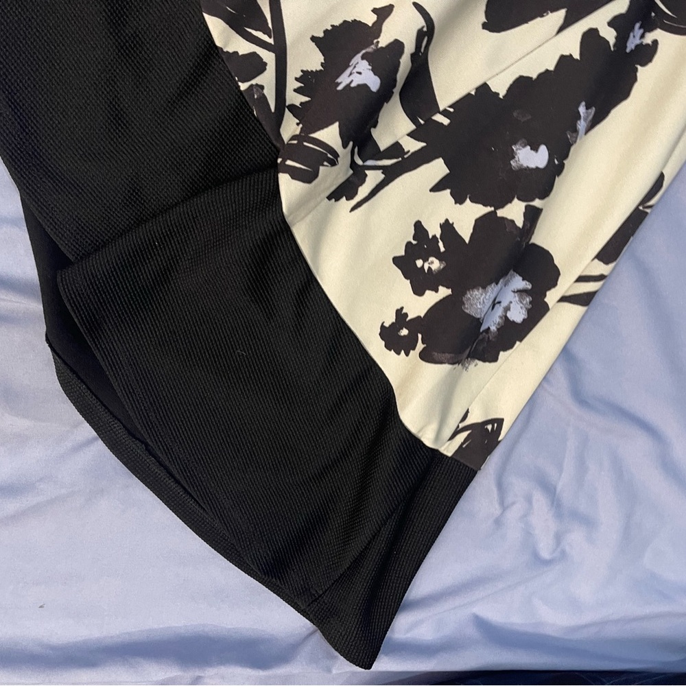 Julian Taylor Black and Cream Floral Midi Dress - Picture 12 of 16